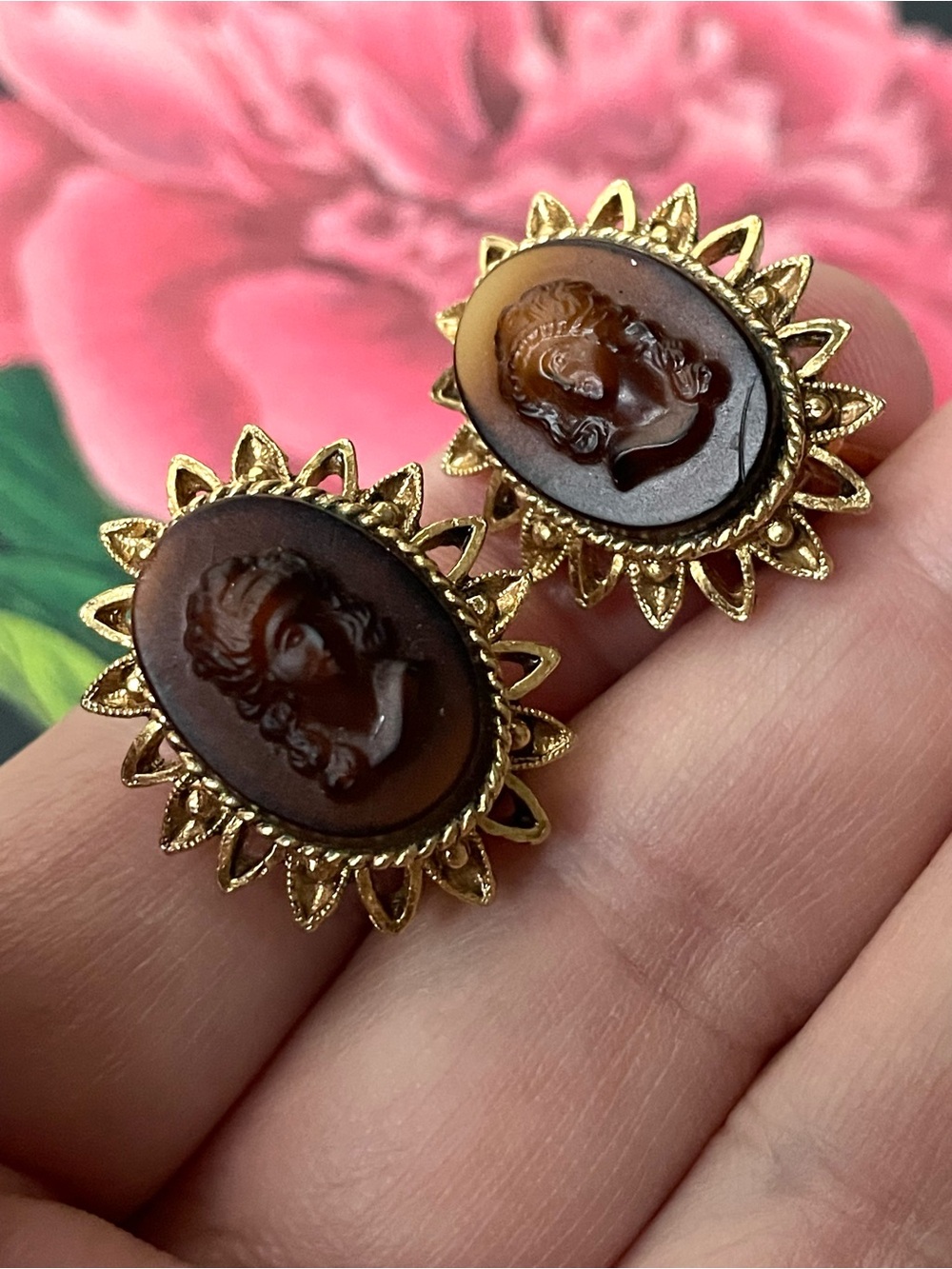 Vintage goldtone & brown cameo clip-on earrings romantic Victorian Revival
